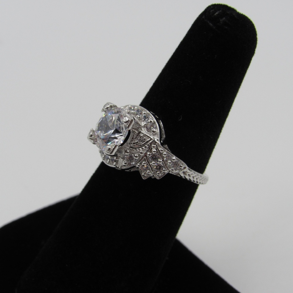 Vintage Size 5.75 Sterling Bright Clear CZ Ring - Picture 2 of 8